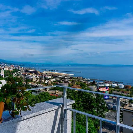 Apartman Ztc Rijeka Exterior photo